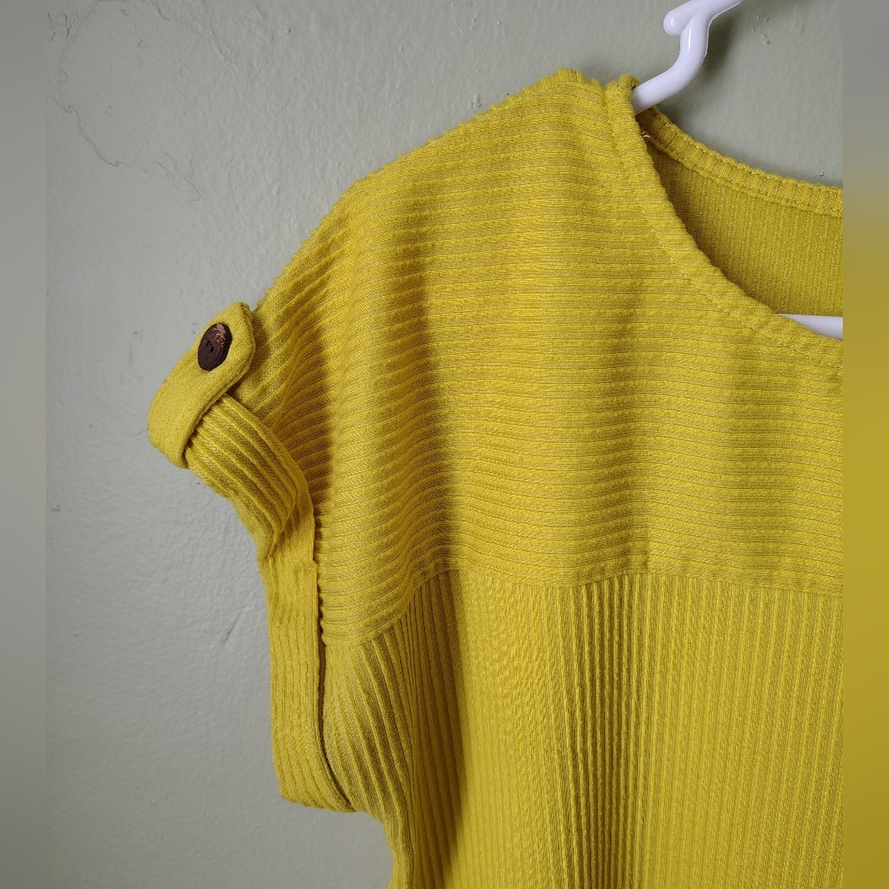 Set The Stage Women's Medium Yellow Tie Ribbed Short-sleeve Blouse - Picture 3 of 11